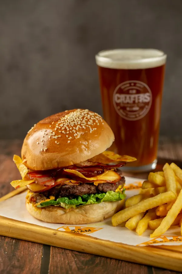 Sizzler Burger with Drinks