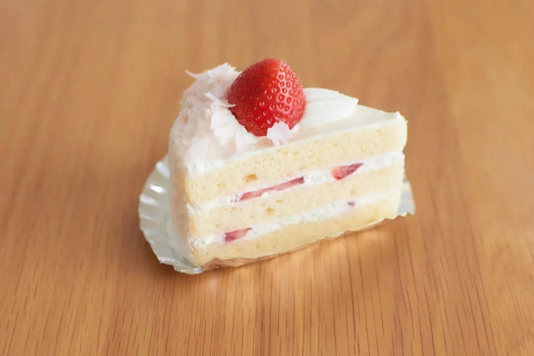 Strawberry Cake (Popular)
