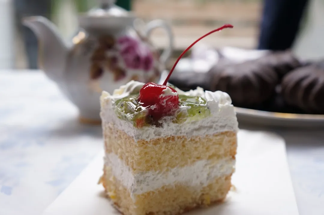 White Forest / Vanilla Cake
