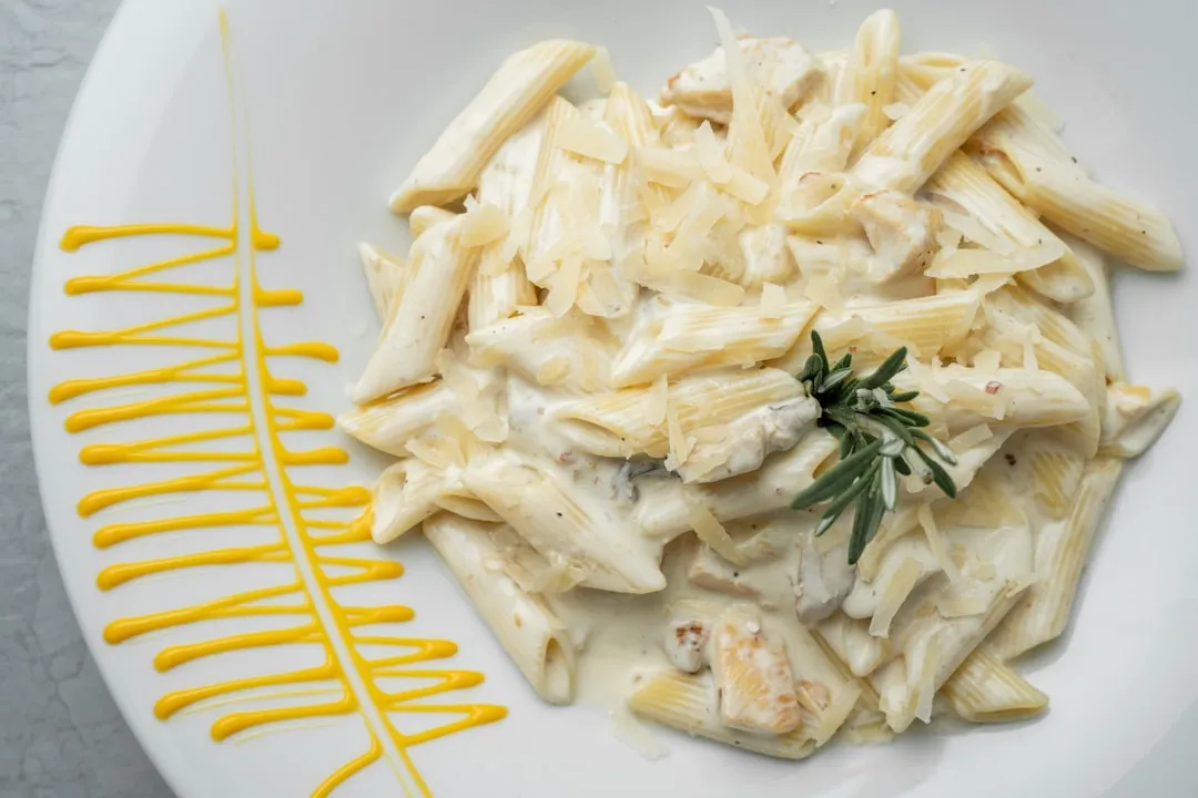 White Sauce Chicken Pasta